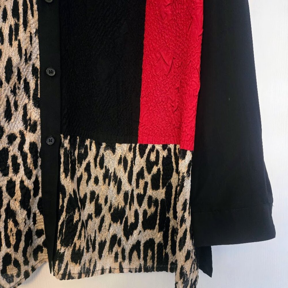 Chico's bold tunic blouse top with textured panels NWOT Size 2/L - Picture 3 of 5